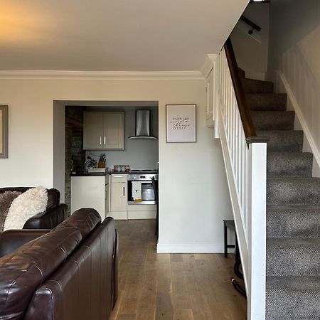 The Cosy Cottage Retreat! Perfect For Contractors, Relocators, Getaway Llantrisant  Exterior foto