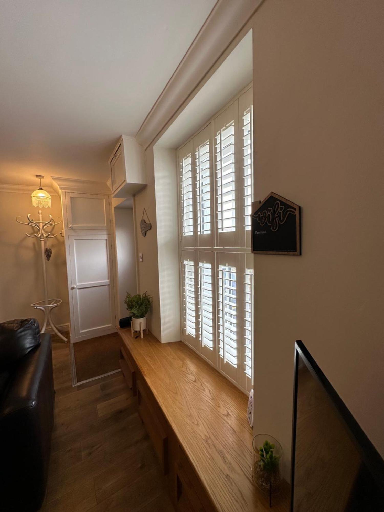 The Cosy Cottage Retreat! Perfect For Contractors, Relocators, Getaway Llantrisant  Exterior foto